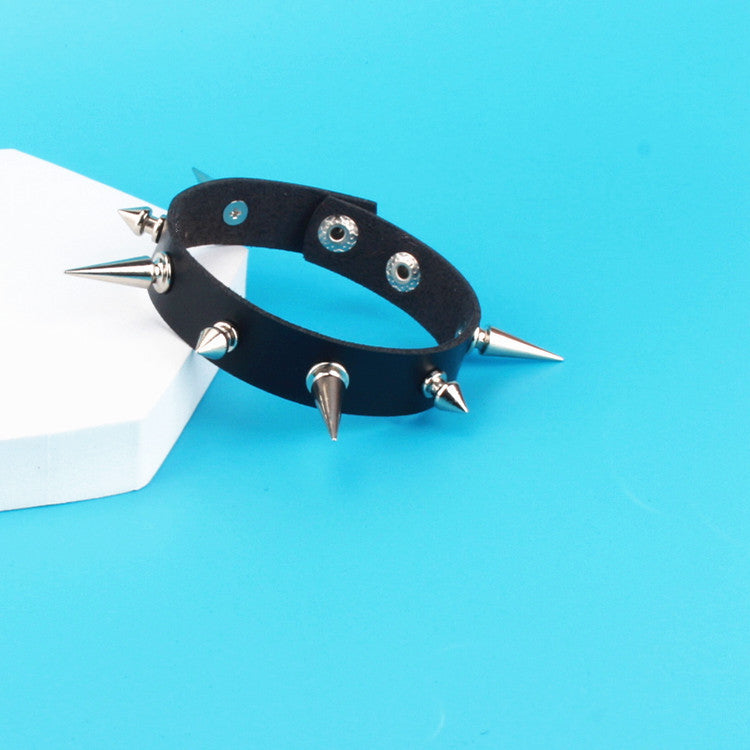 Trendy Goth Bracelet Spikes
